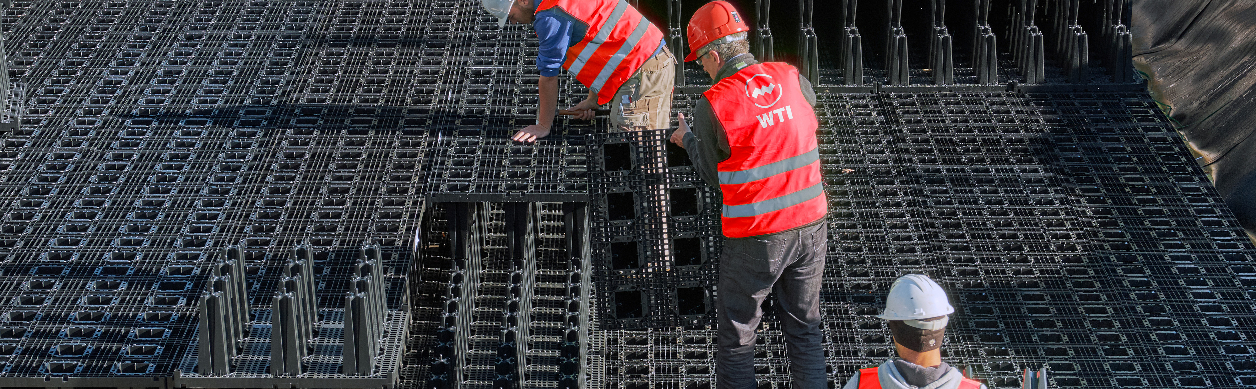 Arbeiter Rückhaltebecken